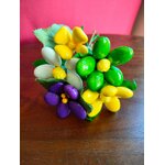 Vase vert bouquet fleurs dragées chocolat 4