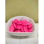 Dragées chocolat noir couleur magenta coupelle