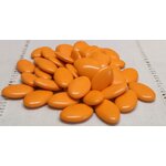 Dragées chocolat noir couleur orange détail