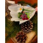 Bouquet de Noël de frésias et marguerite dragées chocolat 3
