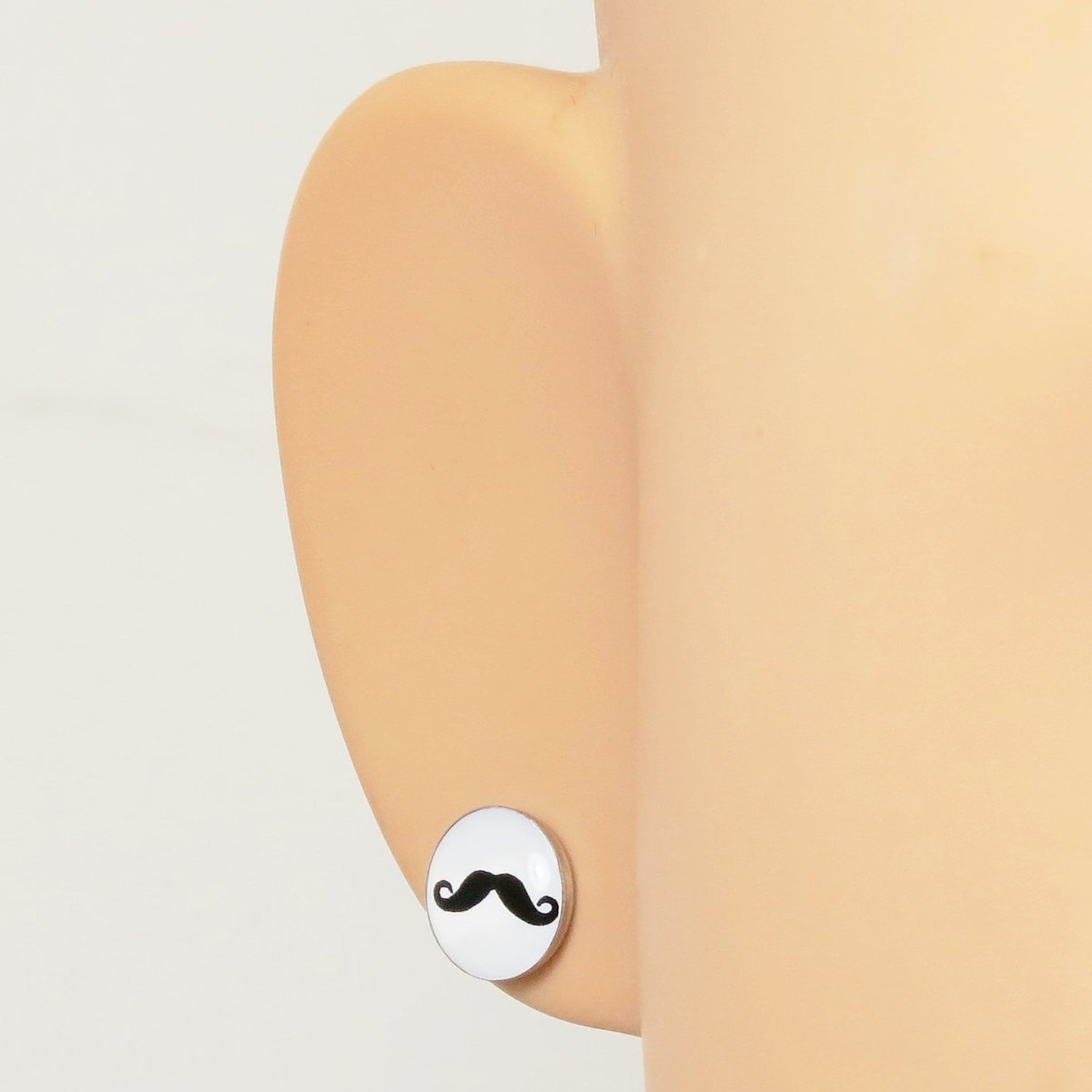 Boucles doreille clous acier inoxydable blanc Moustache noire 2