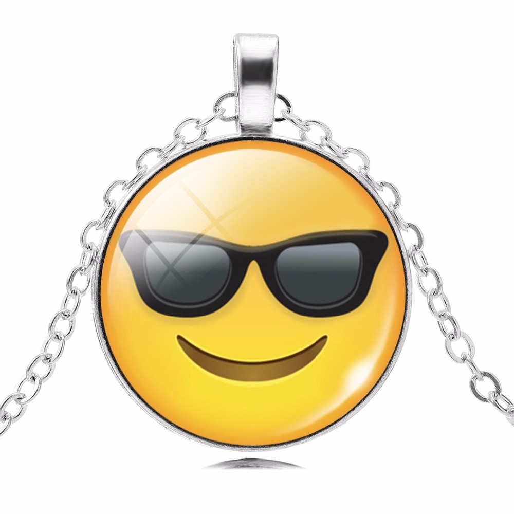 Collier pendentif métal smiley lunette de soleil