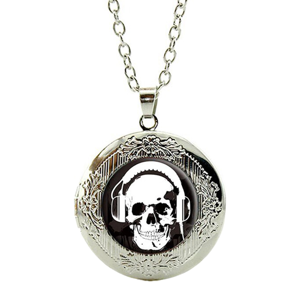 Pendentif Médaillon Tête de Mort Casque Audio