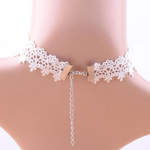 Collier Ras de Cou Dentelle Blanche Fleur Simili Cuir 3