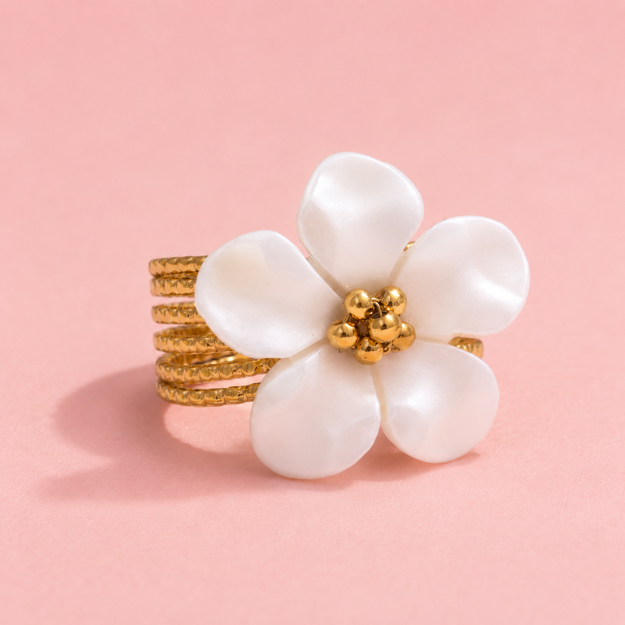bague fleur blanche