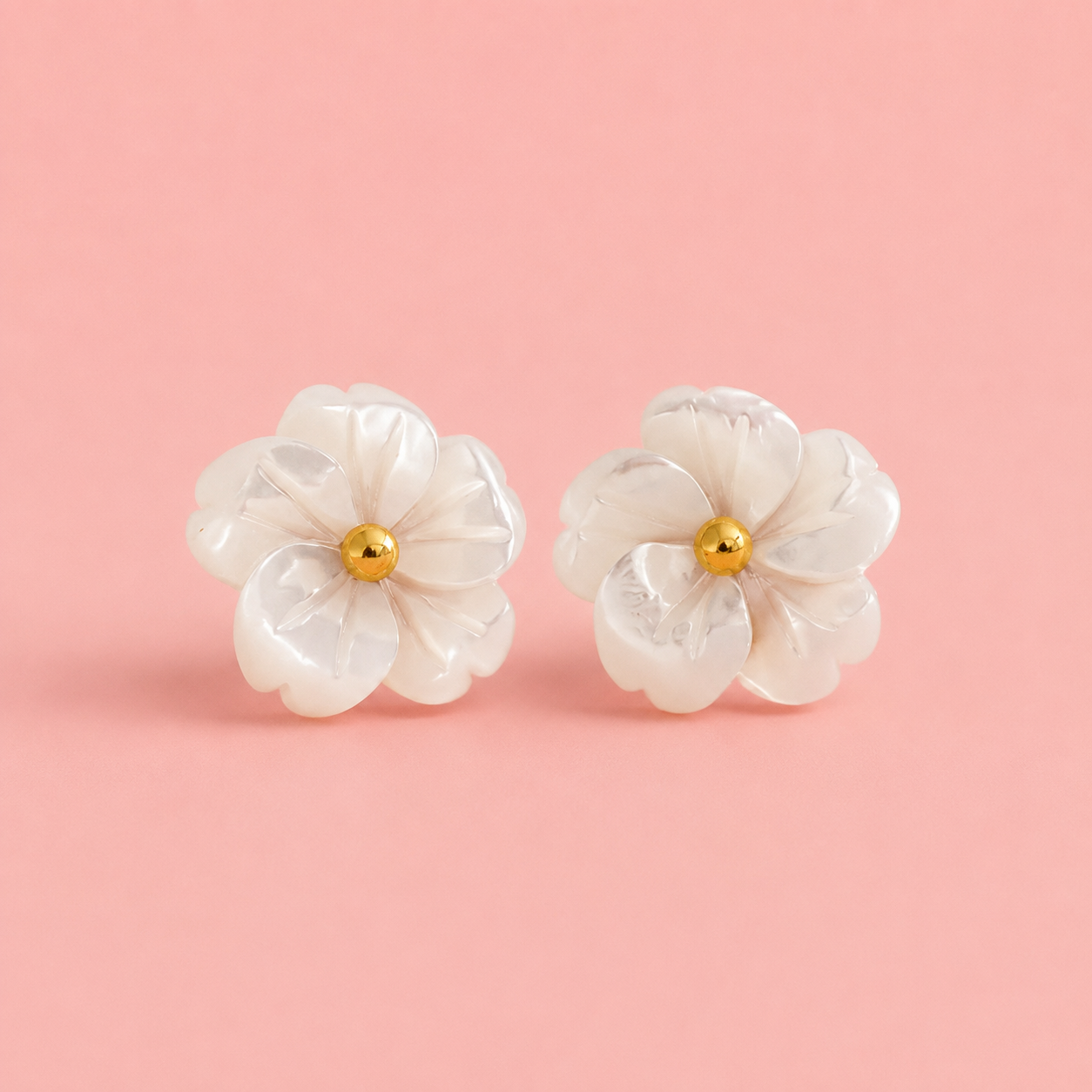 boucles doreilles fleurs blanches