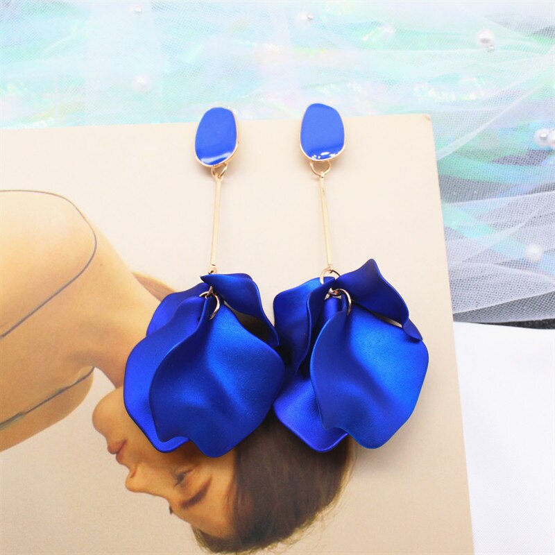 Boucles d'oreilles pendantes fleur bleu