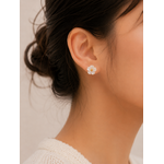 boucles d'oreilles fleurs blanches