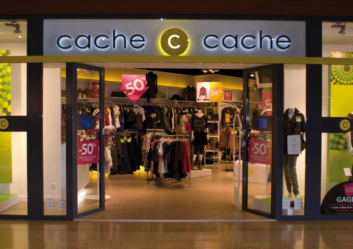 Cache cache vetement sale