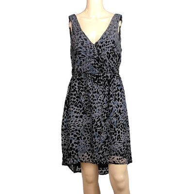 Robe H
