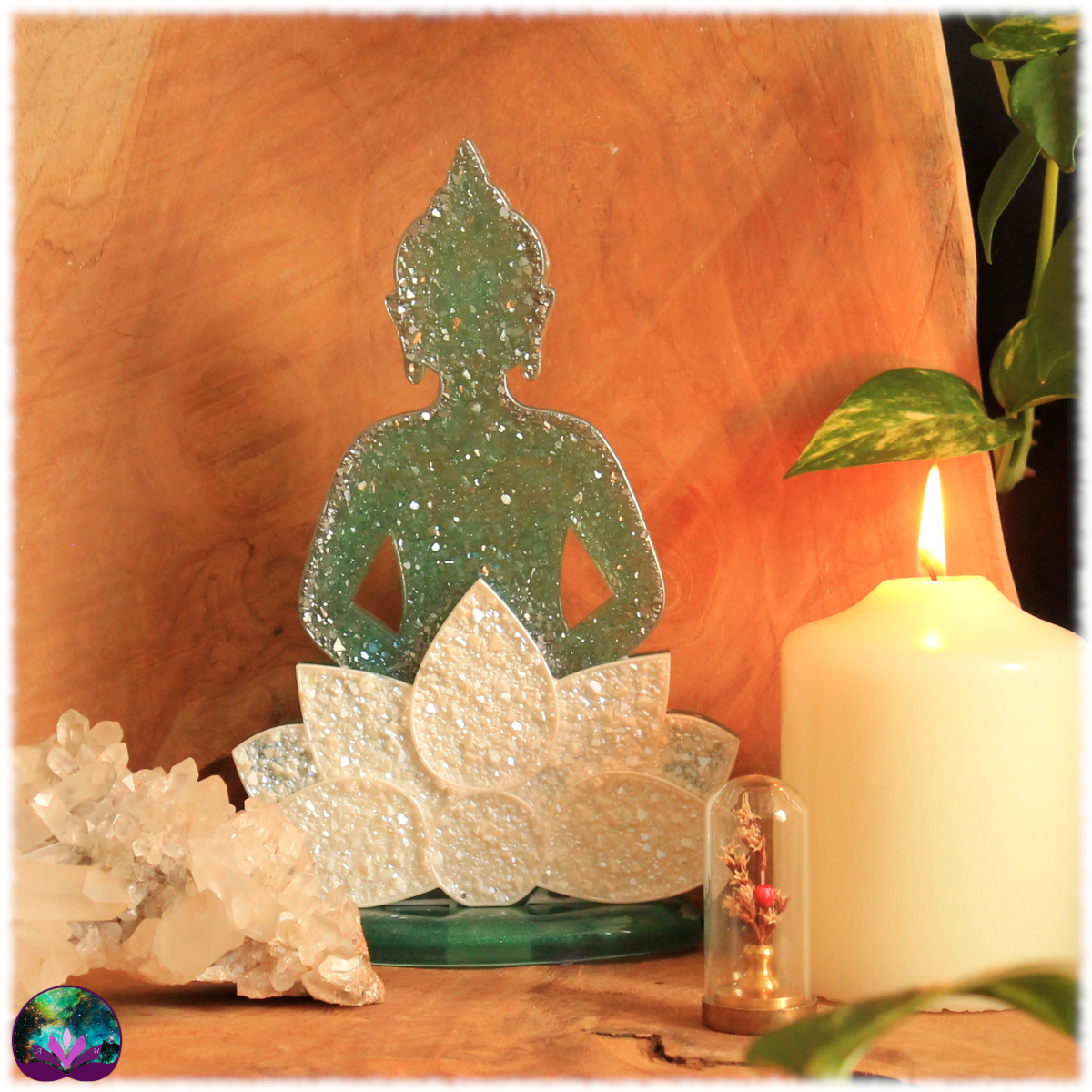 Bouddha au lotus effet cristaux, vert et blanc
