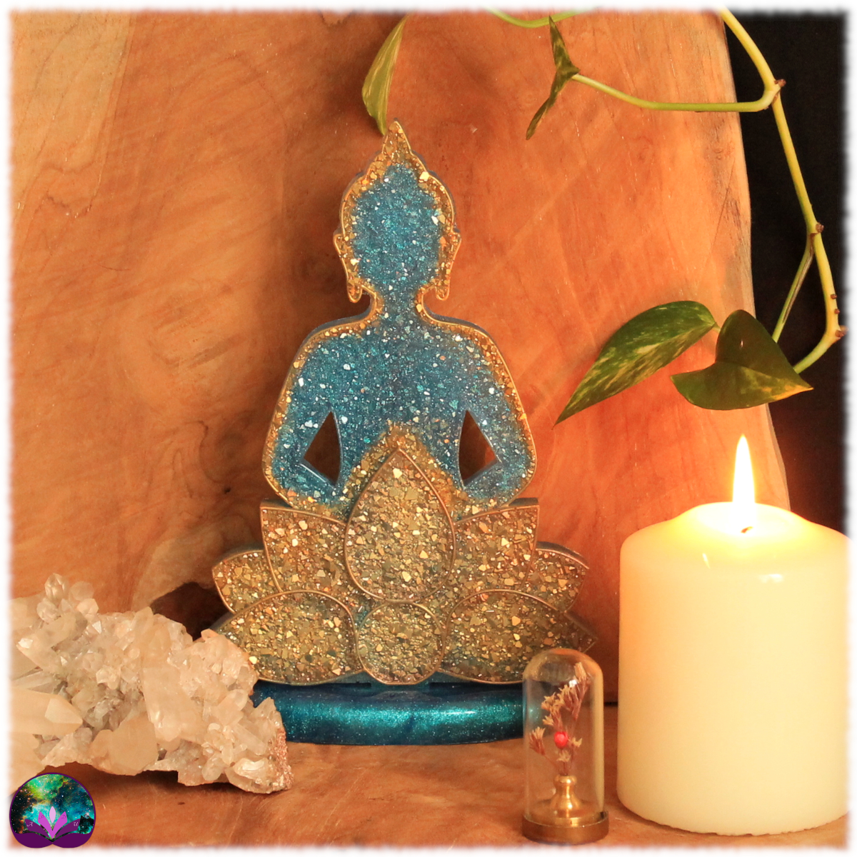 Bouddha au lotus effet cristaux, turquoise et doré