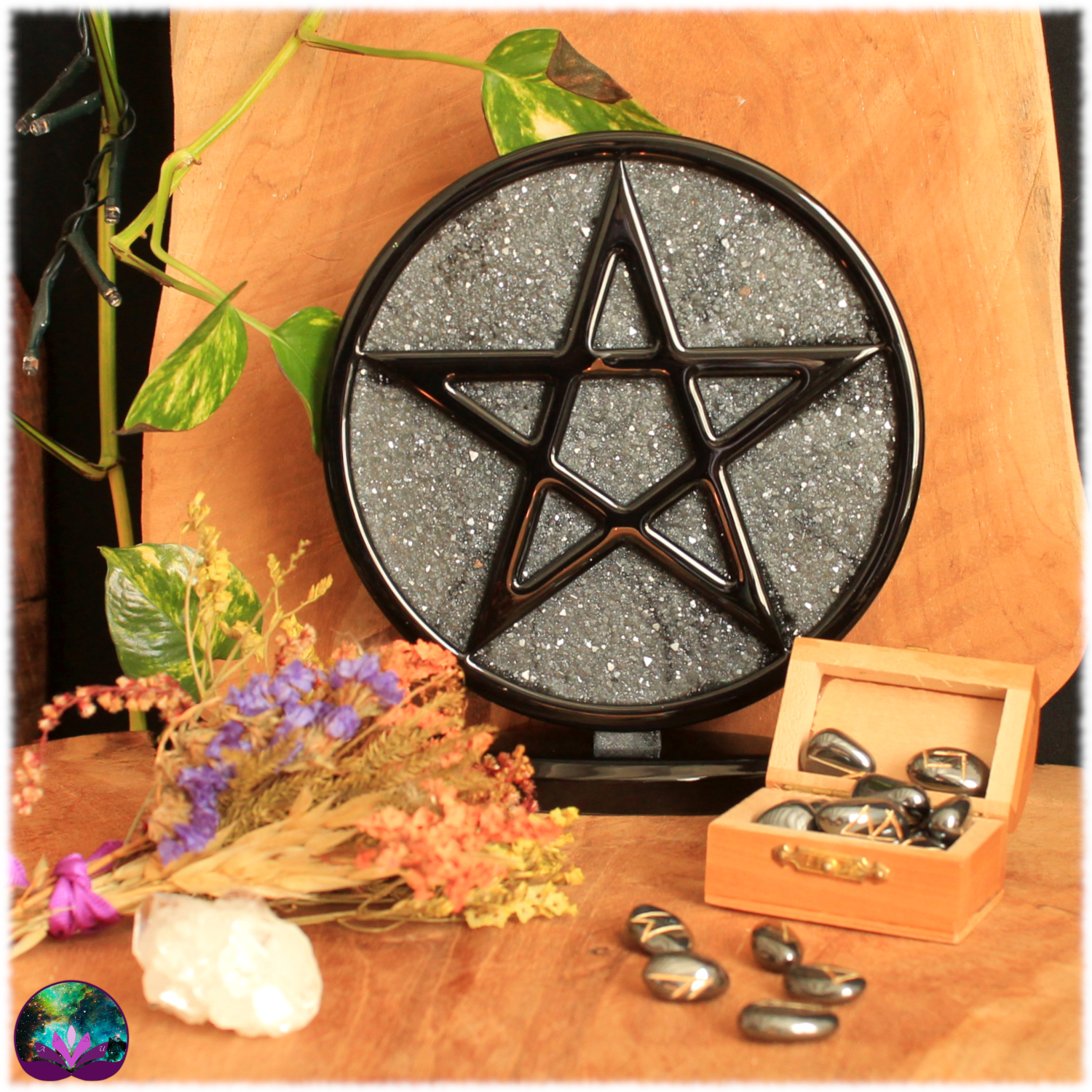 Pentagramme d'autel noir et gris sur son support 1