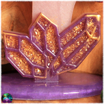 Champignon magique aux cristaux sur socle rose doré violet et blanc 1