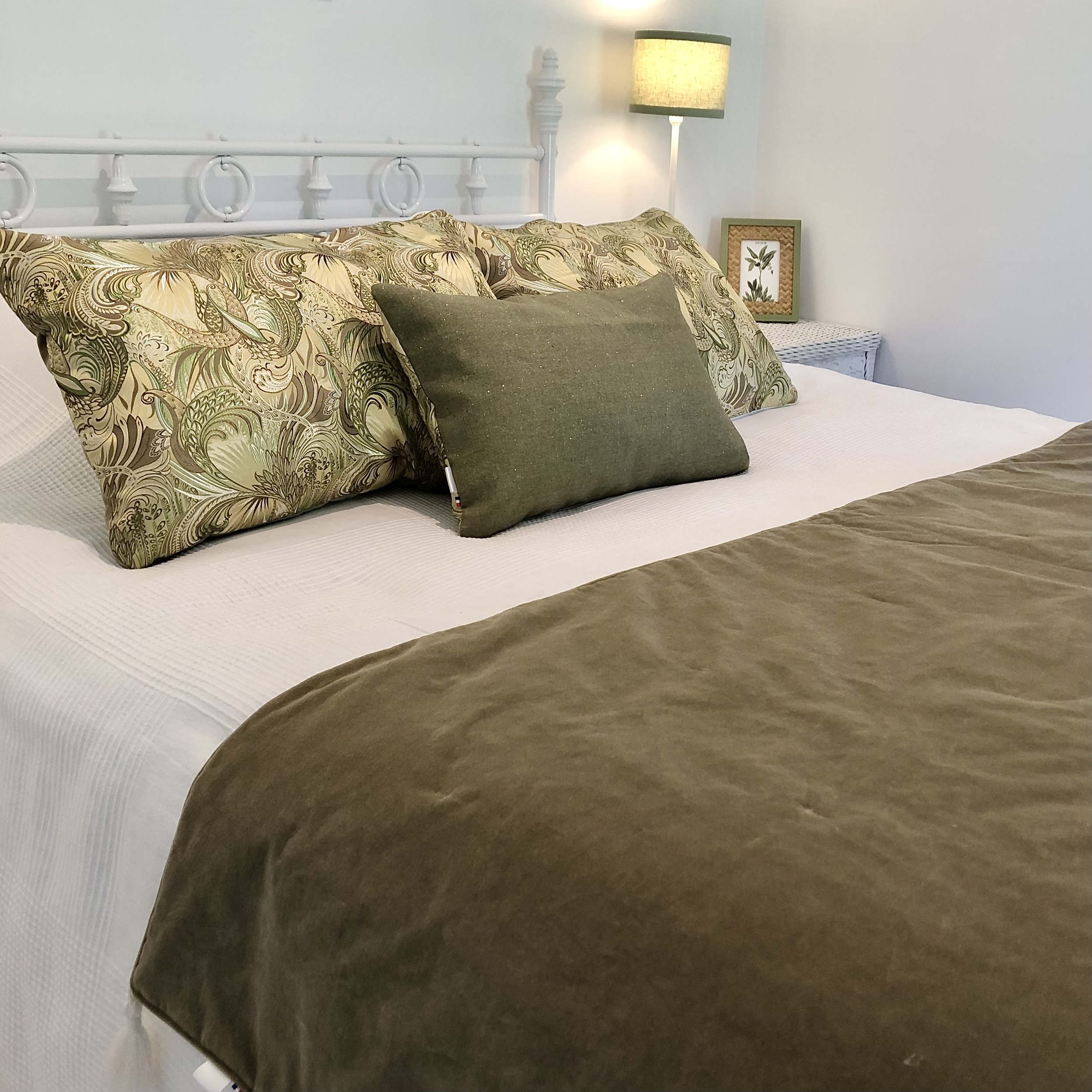 ensemble-chemin-de-lit-double-face-velours-et-jacquard-haut-de-gamme