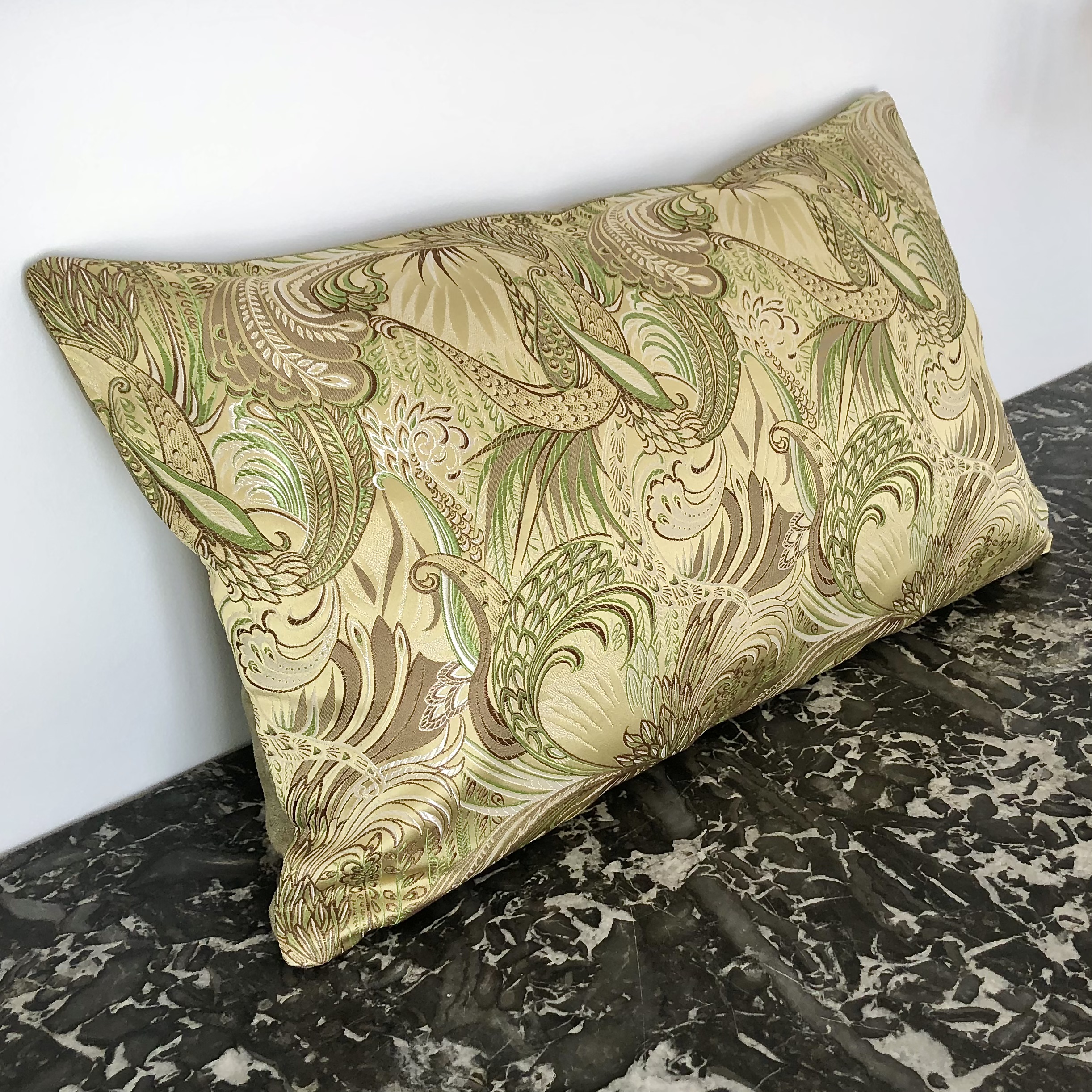 coussin-3-double-face-vue-jacquard-pièce-unique-artisanat-haut-de-gamme-français