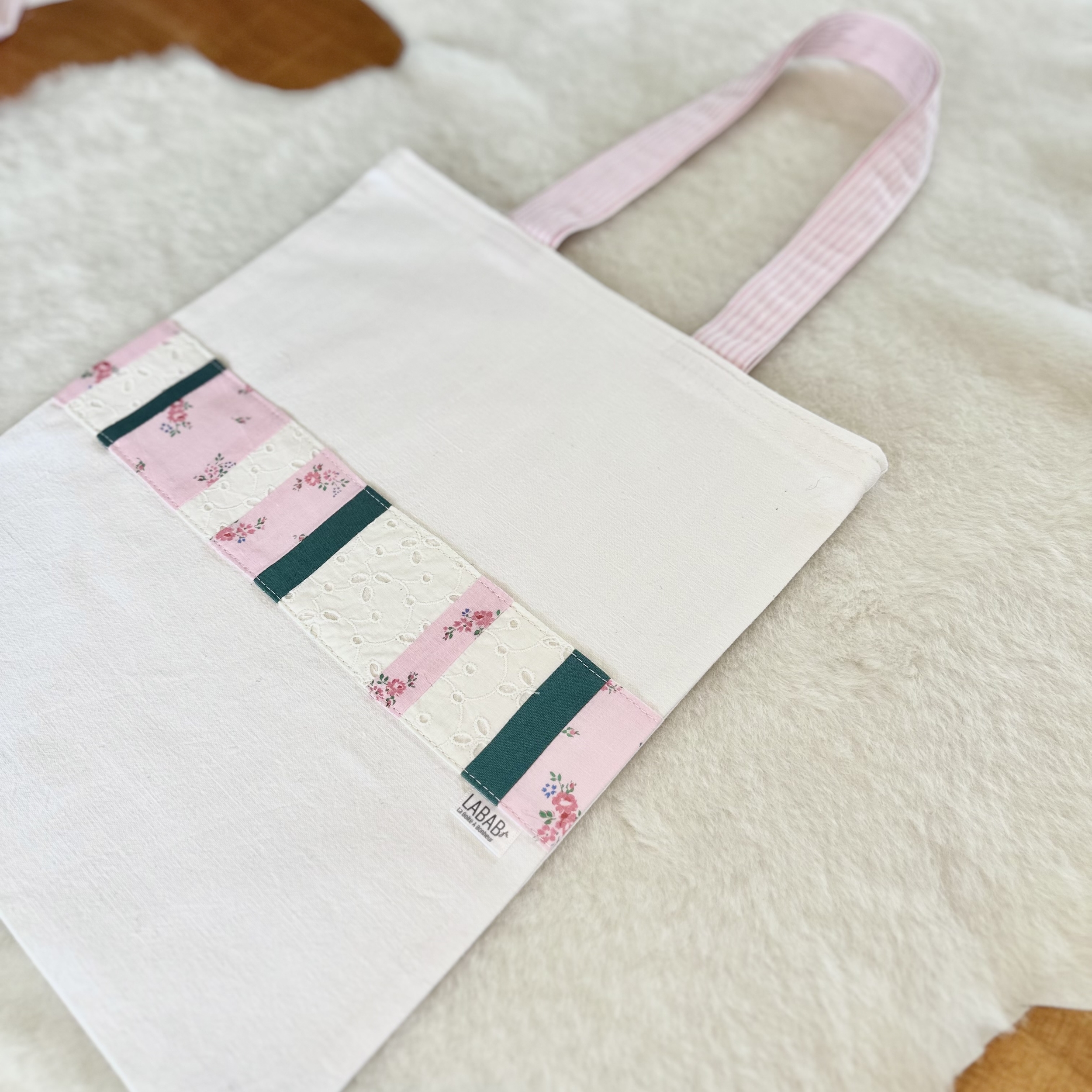 sac 4 bande patchwork tissus transformés vert blanc et rose