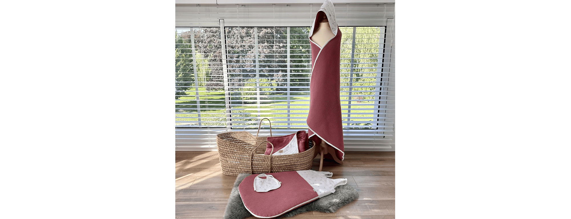 trousseau de naissance sur mesure: gigoteuse, cape de bain, couverture et bavoir assortis LABAB