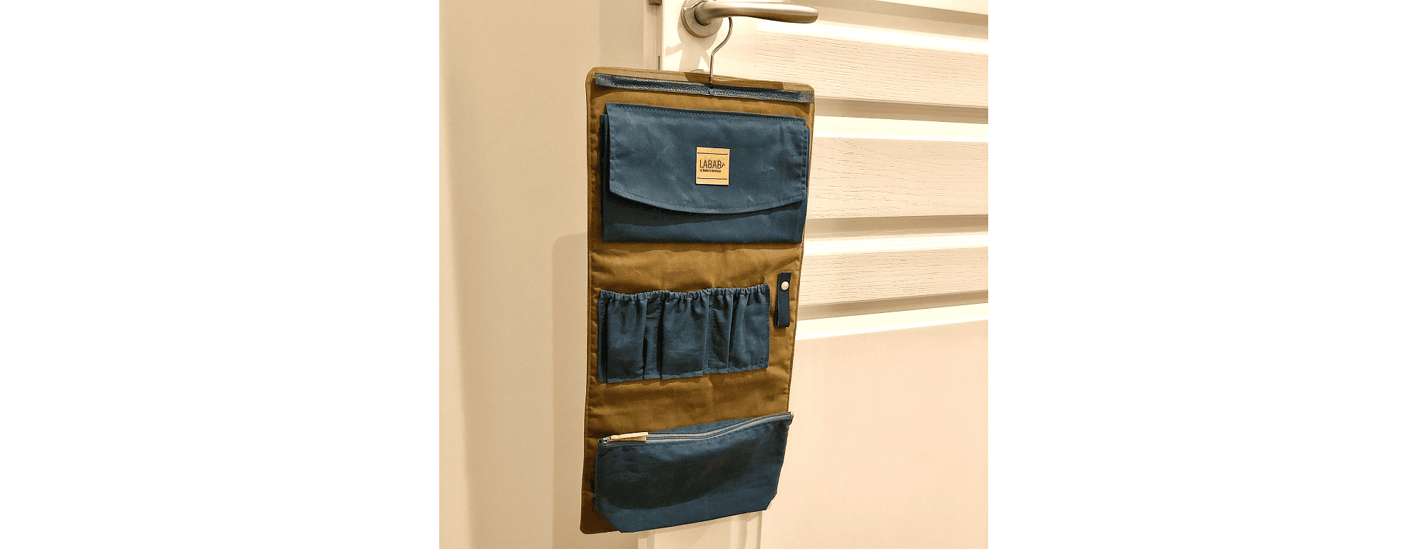 Trousse de toilette homme sur-mesure en coton huilé et cuir suspendue LABAB