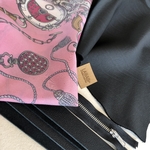foulard souvenir et cuir noir pour création sac à main