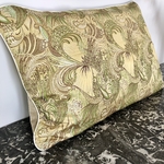 coussin-1-double-face-et-passepoil-vue-jacquard-tons-vert-taupe-et-or-linge-maison-haut-de-gamme-fait-main