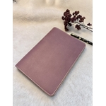 protège-carnet en cuir de vachette pleine fleur parme vu de face avec coutures contrastantes rose pâle-LABAB