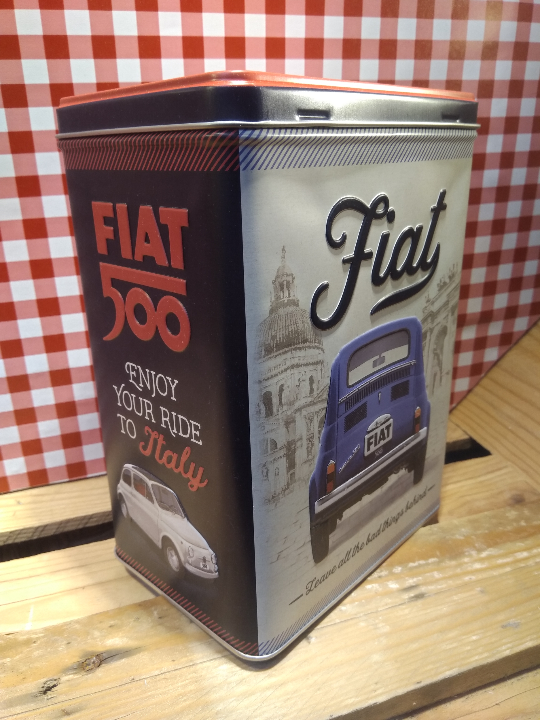 boite métal en relief fiat 500