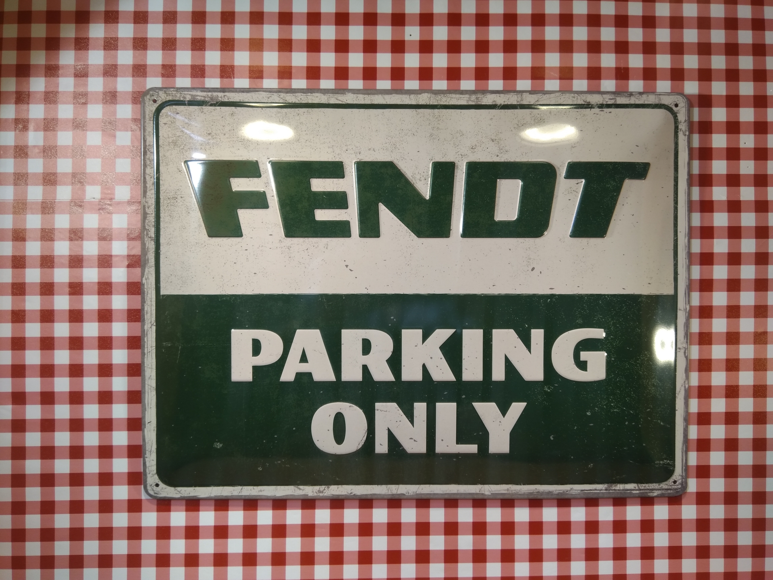 plaque métal déco tracteur fendt parking only