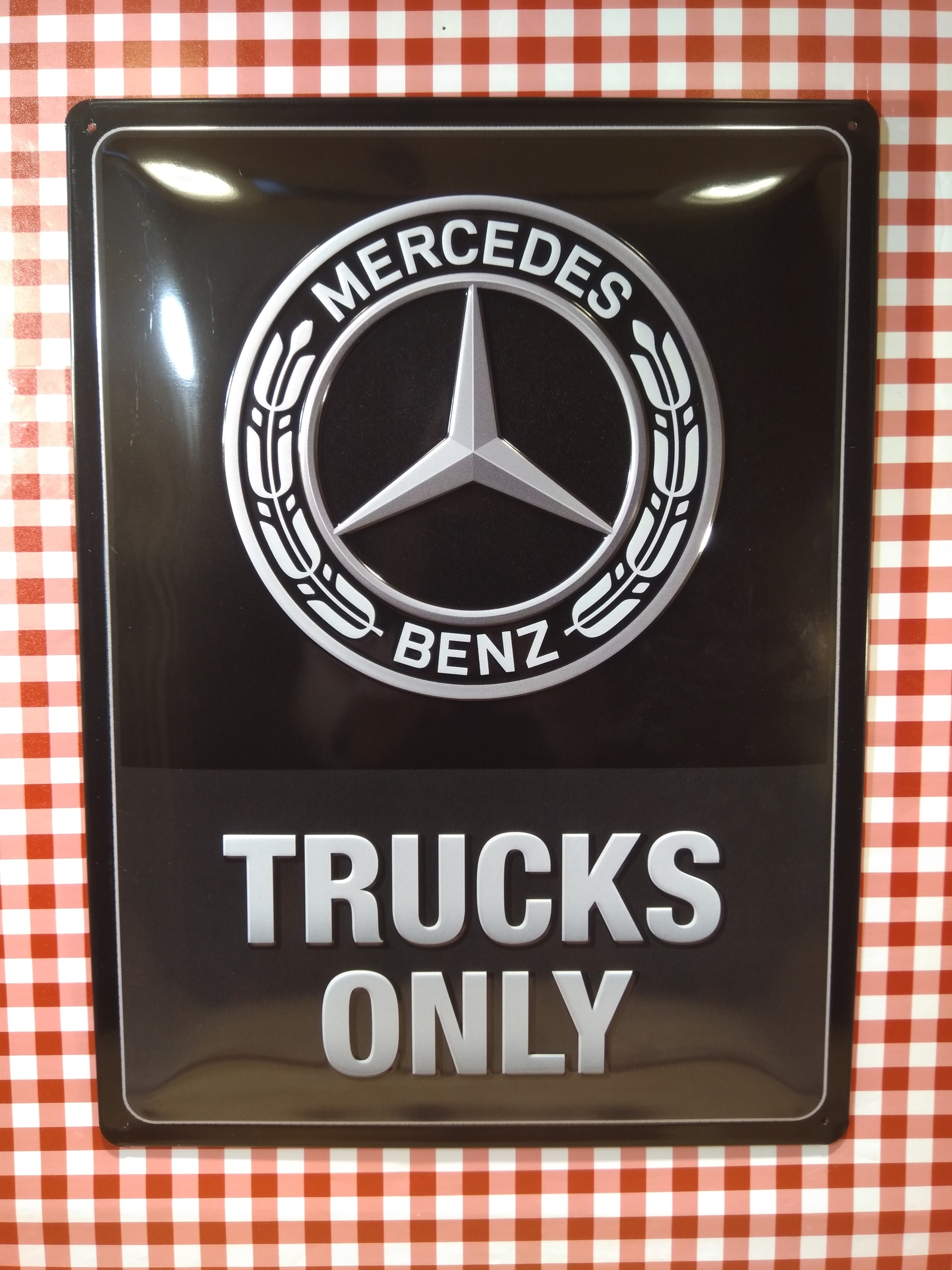 plaque déco publicitaire mercedes trucks only