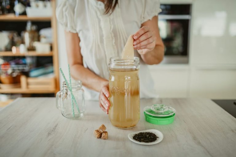 Préparez vos boissons au Kombucha avec KEFIRKO