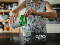 straining-kefirko-kefir-maker