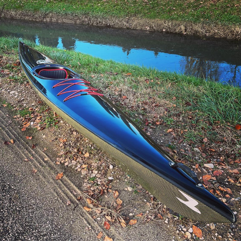 Vers le PRIJON FALCON Kevlar-Carbone