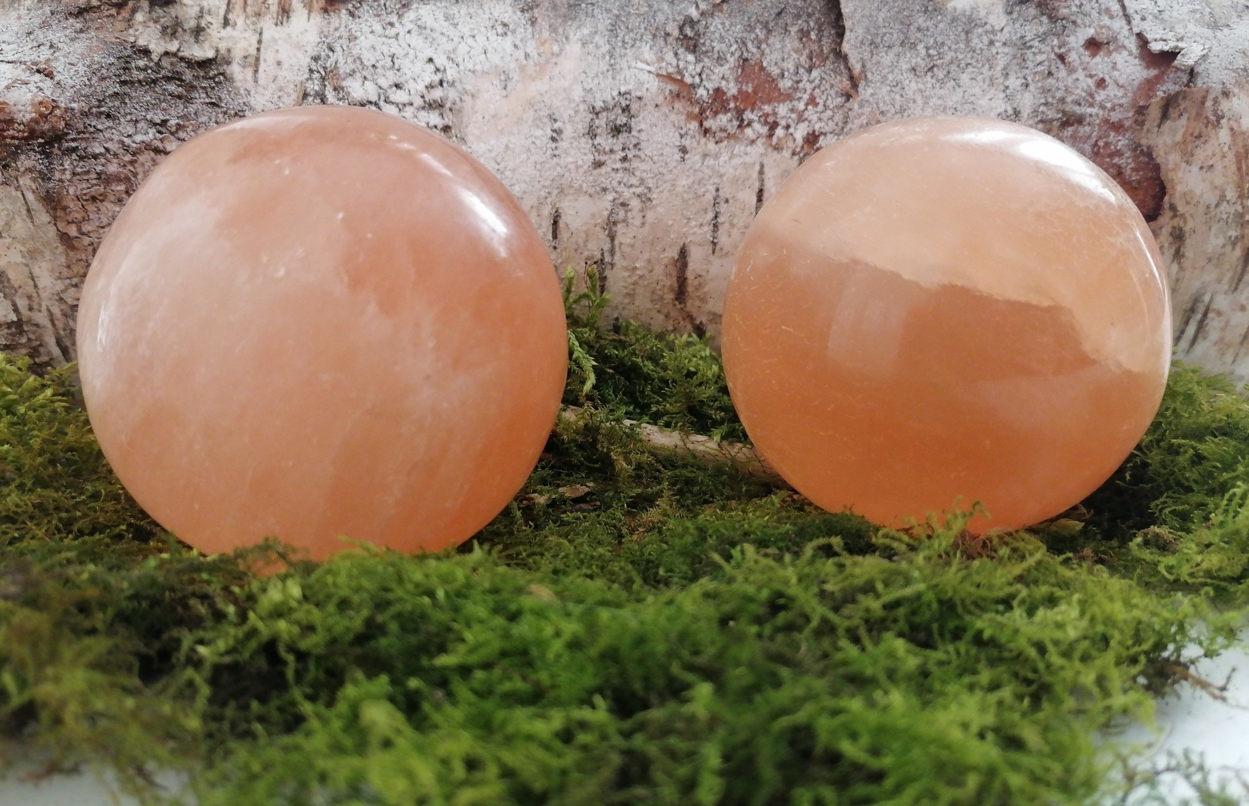 sphere-selenite-orange-boule-mineraux-lithotherapie