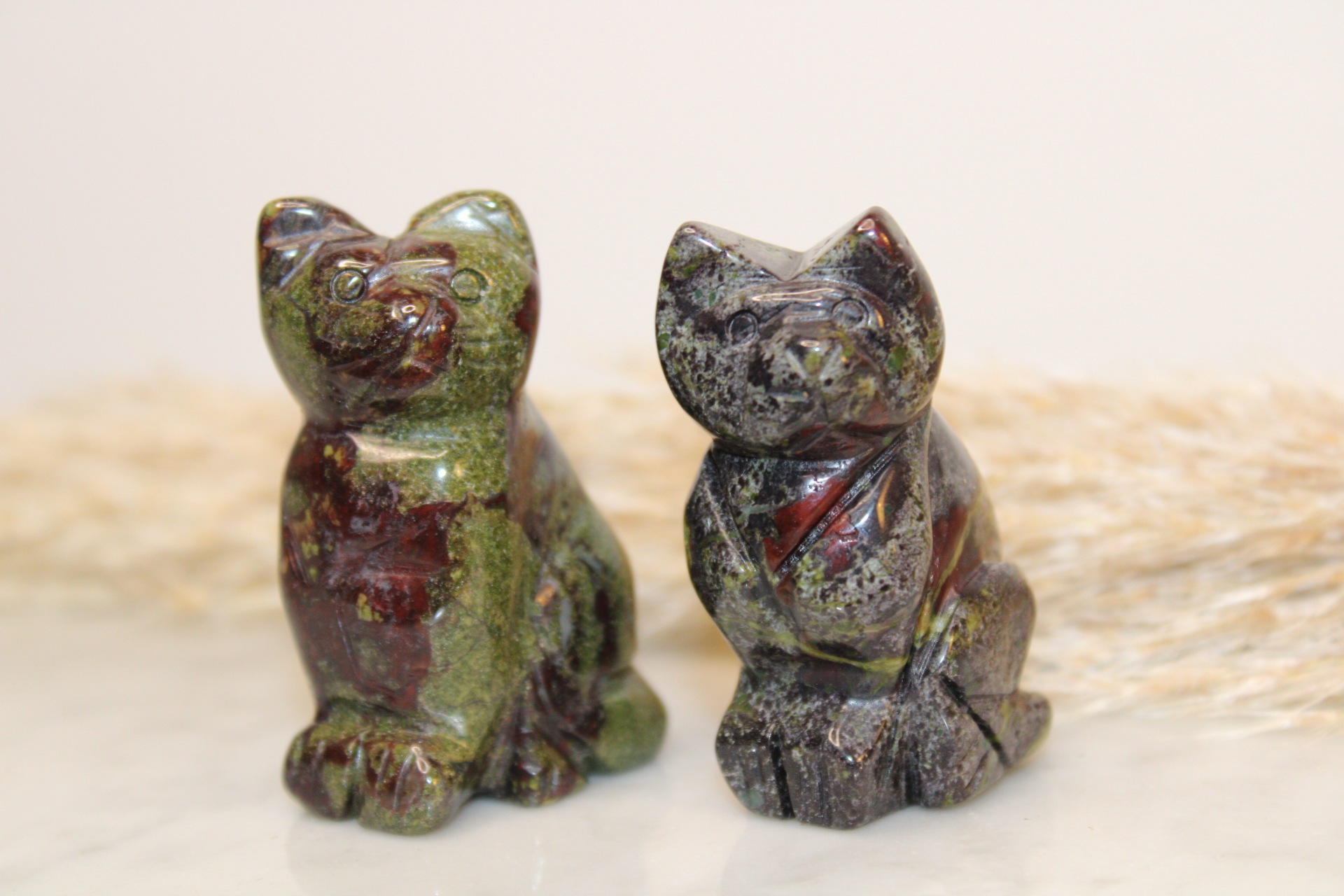 chat-taille-pierre-jaspe-sang-de-dragon-mineraux