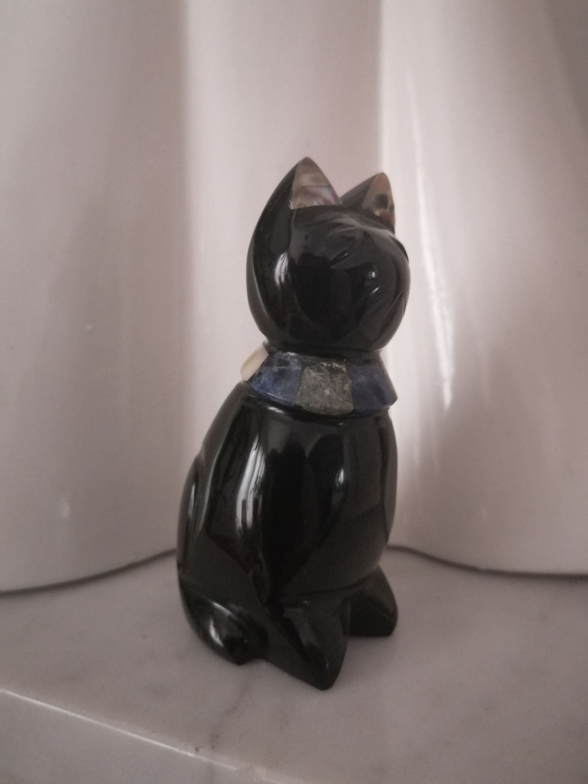 chat-obsidienne-noire-nacre-calliste-herboristerie