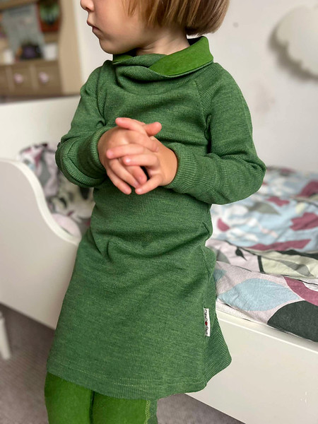 manymonths-natwool-sweatertunicdress-ffgreen-fingers-ls-web-l