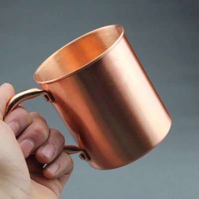 verre-moscow-mule-main-homme