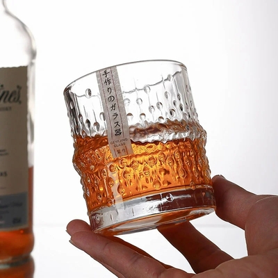 verre-whisky-bambou-main