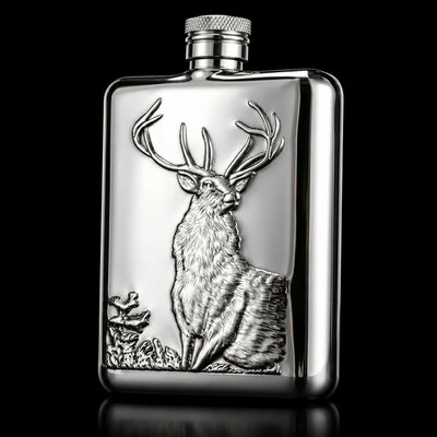 flasque-alcool-cerf-fond-noir