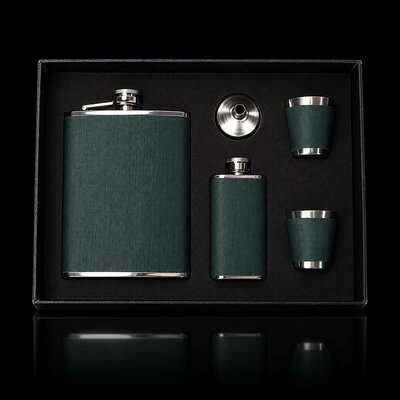 kit-flasque-alcool-fond-noir