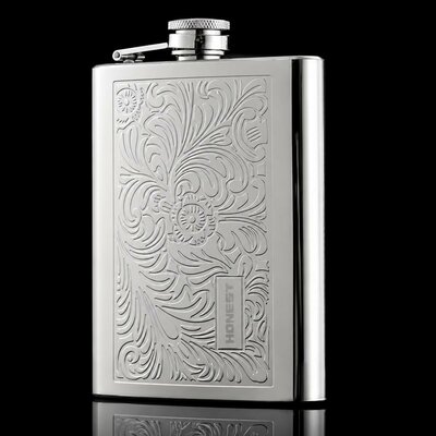flasque-whisky-gravee-fond-noir