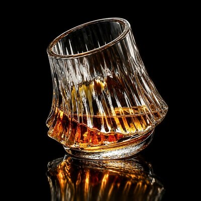 verre-a-whisky-japonais-fuji-fond-noir