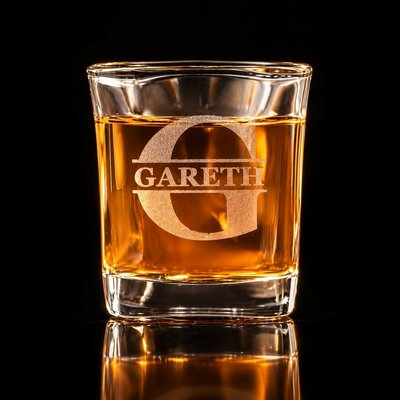verre-a-whisky-personnalise-grave-fond-noir