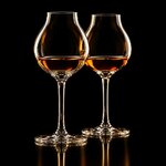 lot-2-verres-tulipe-degustation-fond-noir