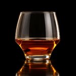 p221-verre-tulipe-snifter-fond-noir