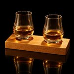 verre-tulipe-socle-degustation-bois-fond-noir