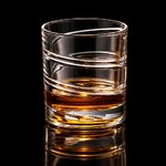 verre-a-whisky-rotatif-relaxant-fond-noir