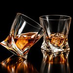 verre-a-whisky-creatif-fond-noir