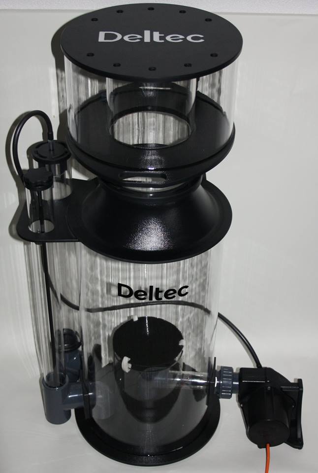 DELTEC Skimmer i7 Black Edition écumeur interne avec pompe 24V et contrôleur pour aquarium jusqu\'à 7000L