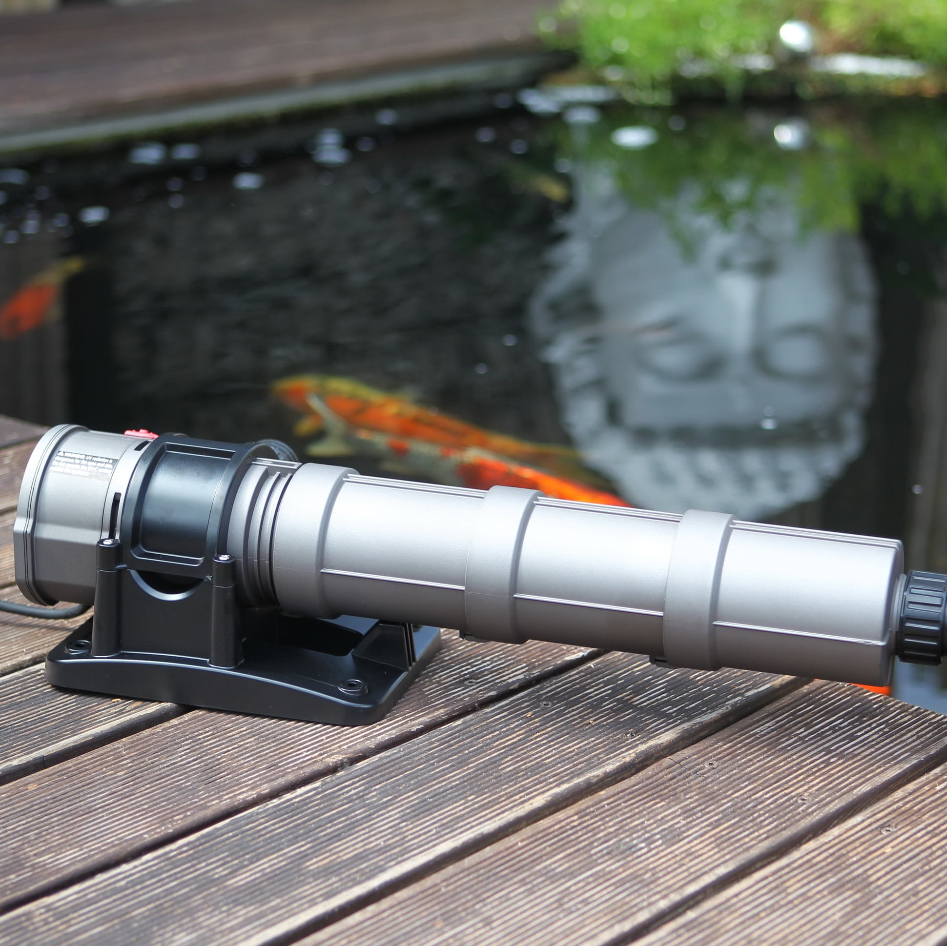 JBL Stérilisateur UV-C compact pour aquarium d'eau douce, contre la  turbidité de l'eau